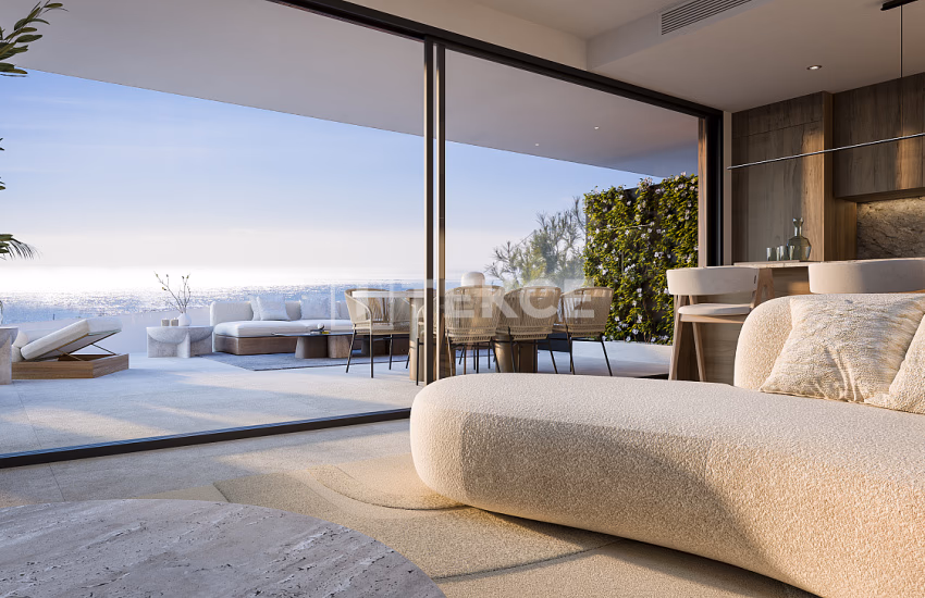 Well-Located Sea-View Properties in Fuengirola 4
