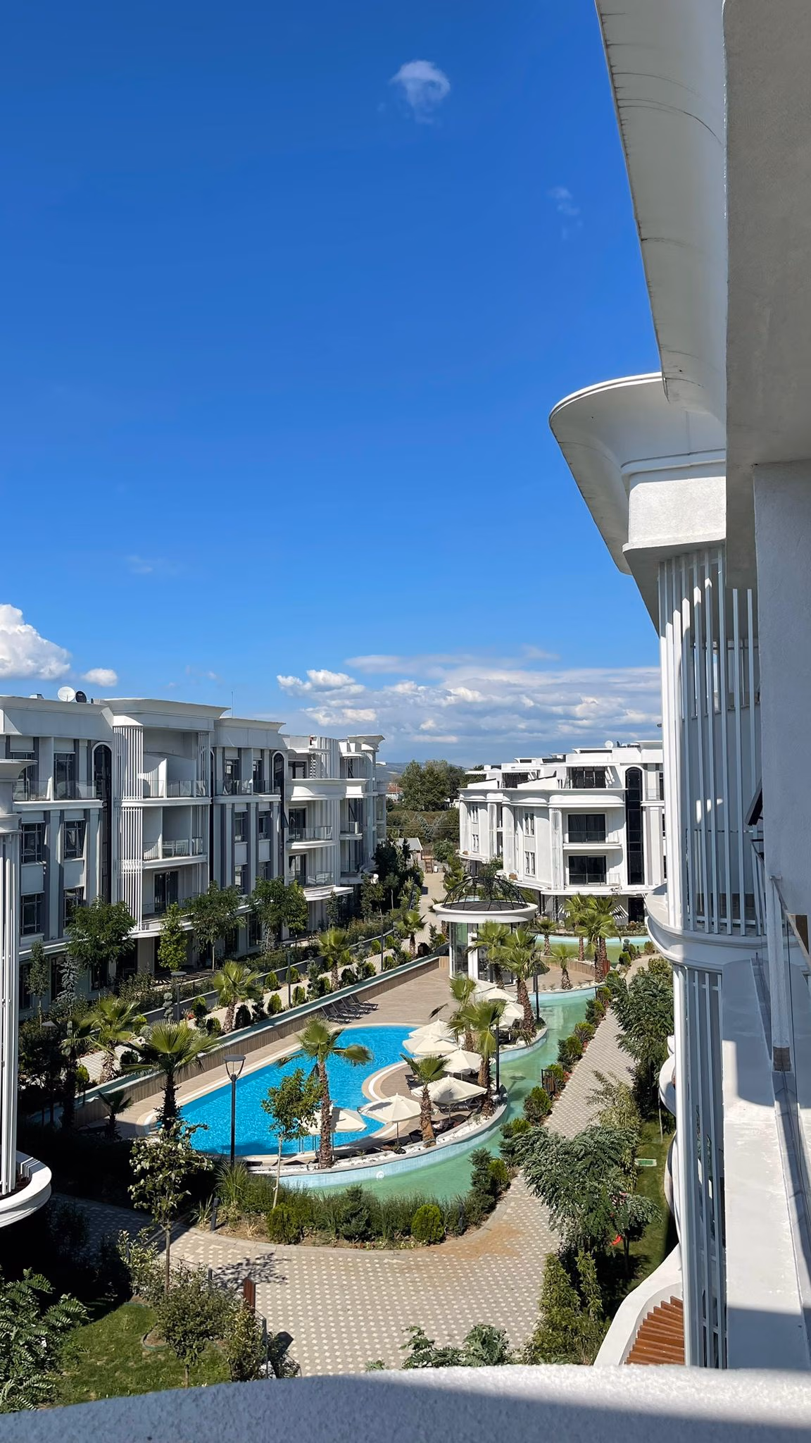 4 big bedroom apartment for sale with beautiful views in izmit