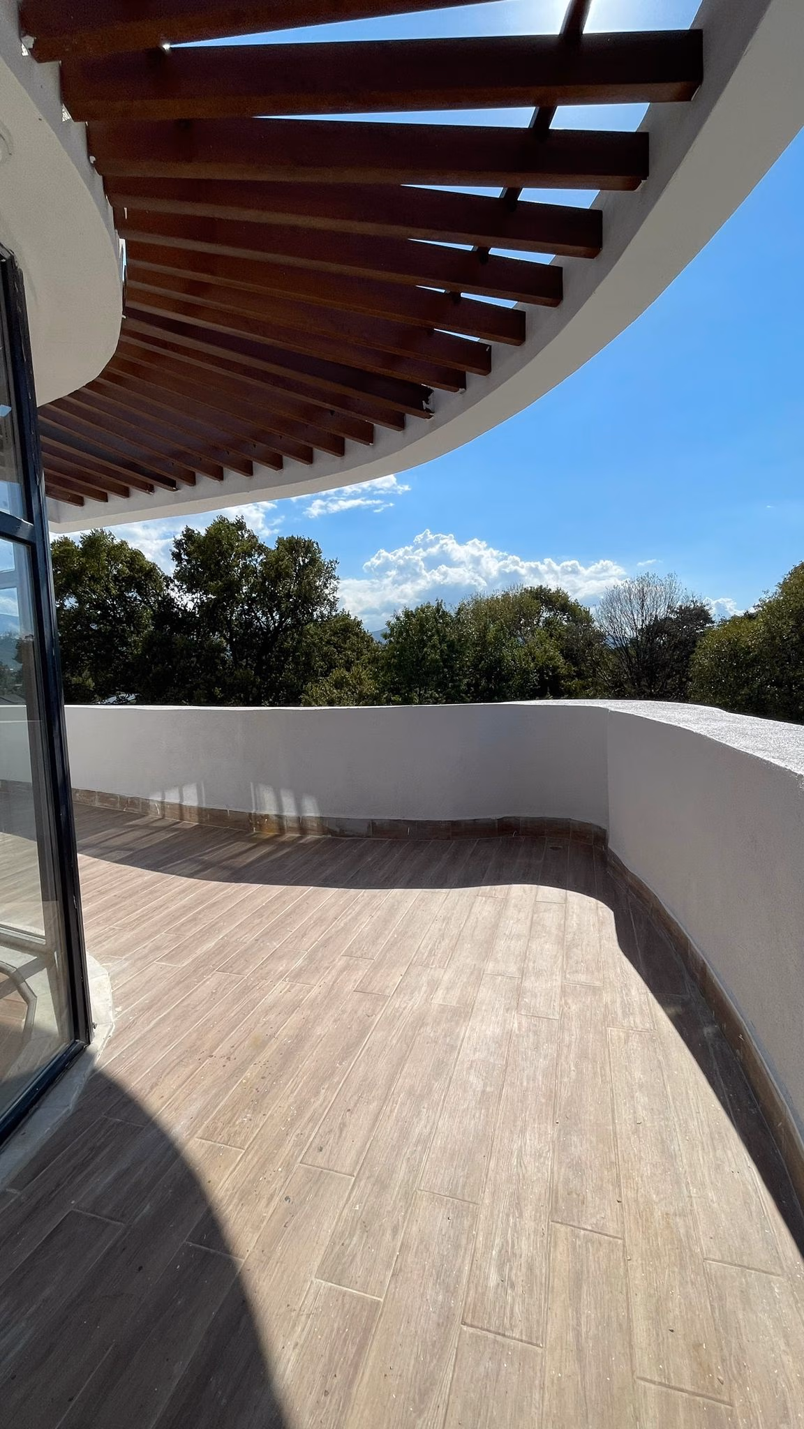 4 big bedroom apartment for sale with beautiful views in izmit 2