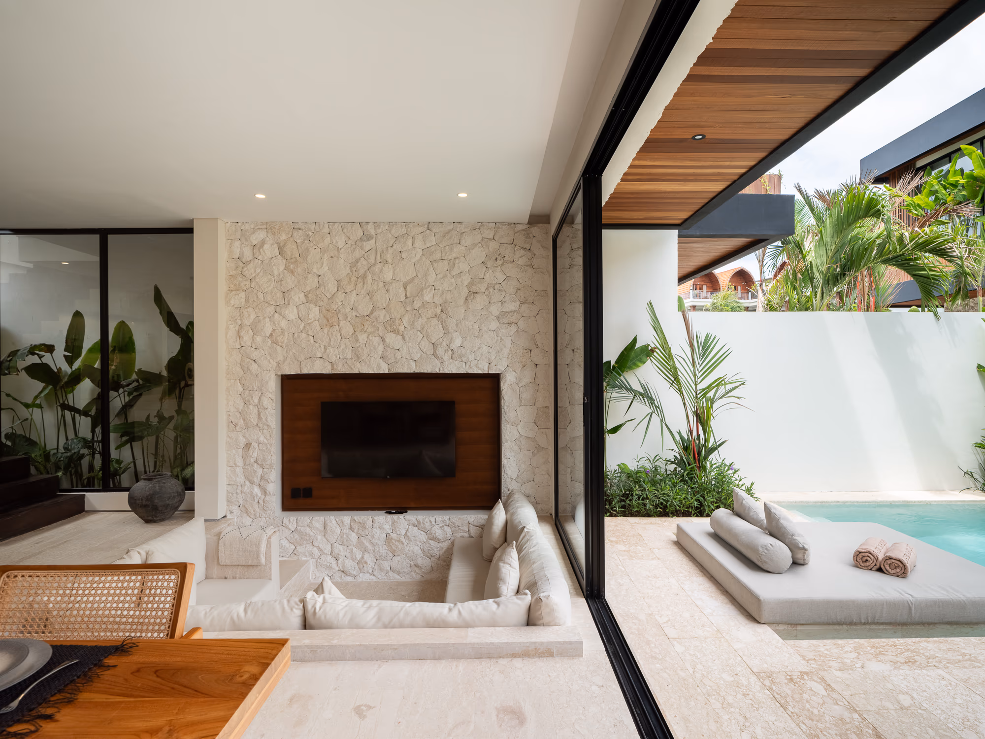 Modern Mediterranean Luxury Villas in Canggu 8